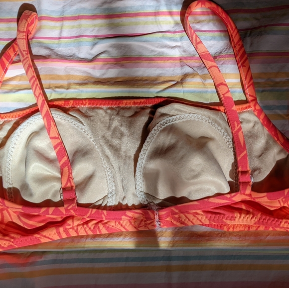 Vintage Orange & Red Hibiscus Floral Bikini Top - Picture 5 of 10
